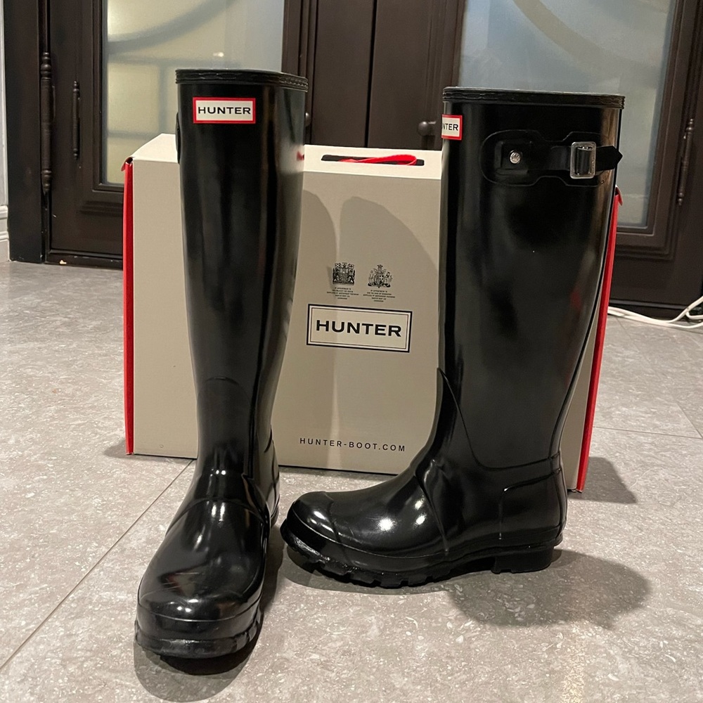 Black glossy hunter boots